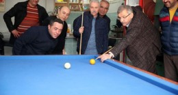 Murat Aydın kahvehanede ıstakayı eline alıp bilardo oynadı​!..