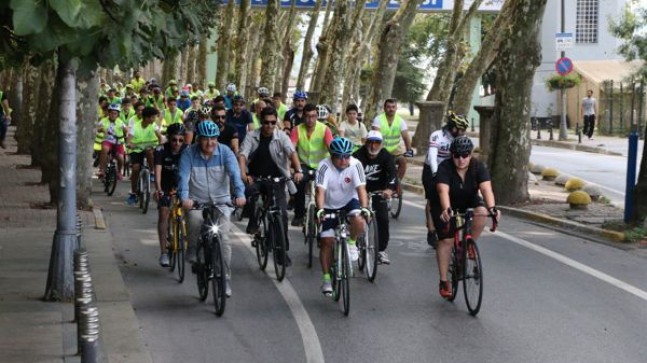 BEYKOZ SAHİL YOLU’NDA OTOMOBİLSİZ PAZAR!..