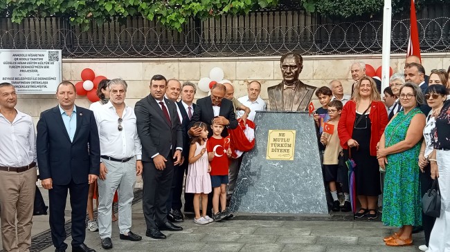 Beykoz Anadolu Hisarı’na Atatürk büstü